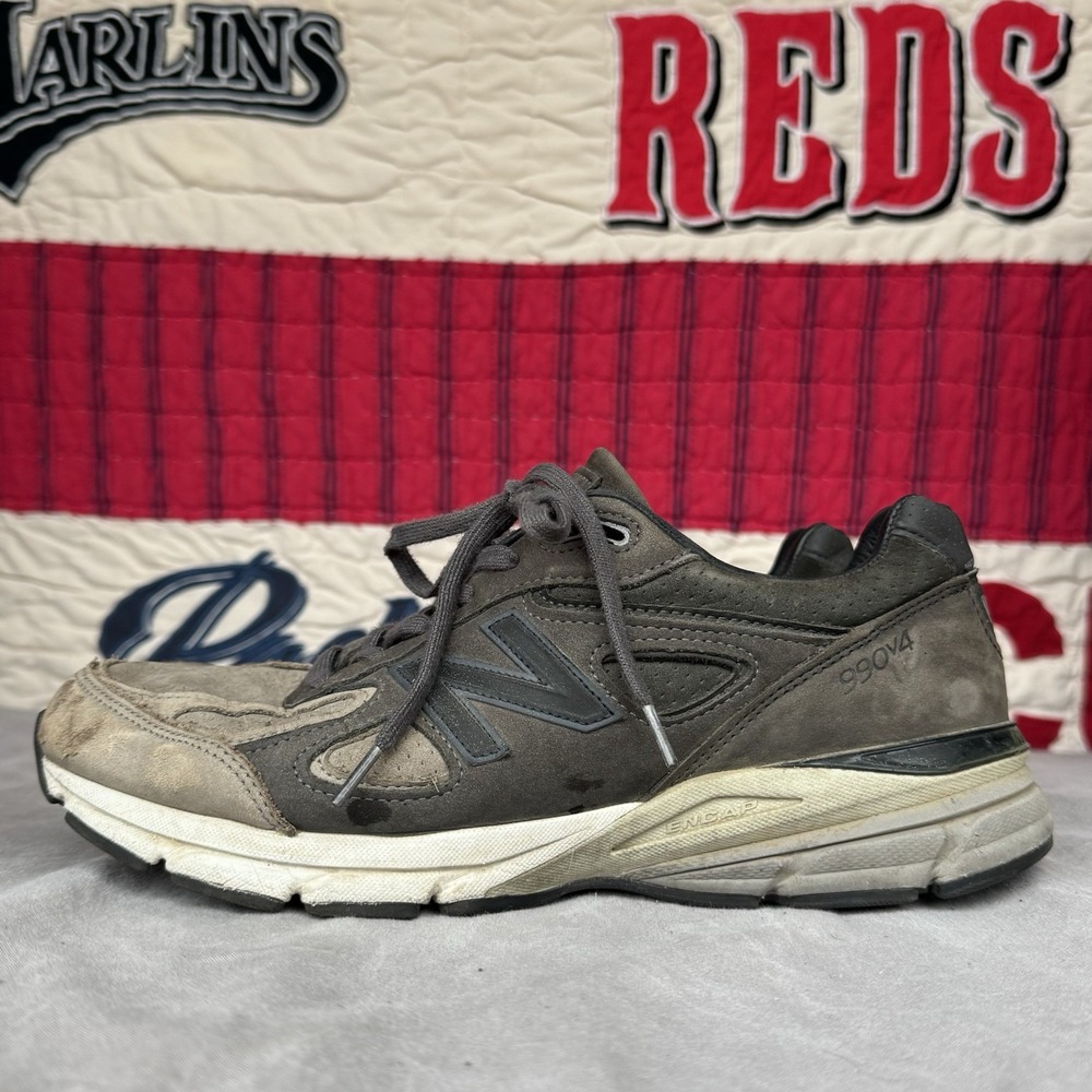 Size 10.5 - NEW BALANCE 990V4 FINAL EDITION BLACK / GRAY TOE‎ M990FEG4